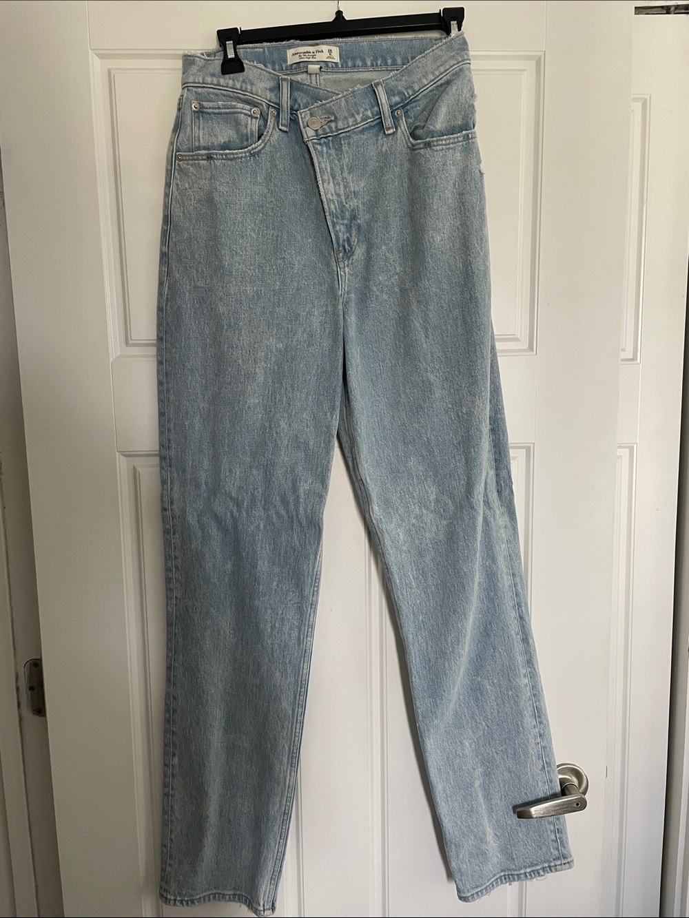Abercrombie Light Wash Jeans - Curve Love Classic 90s Straight Ulta High Rise